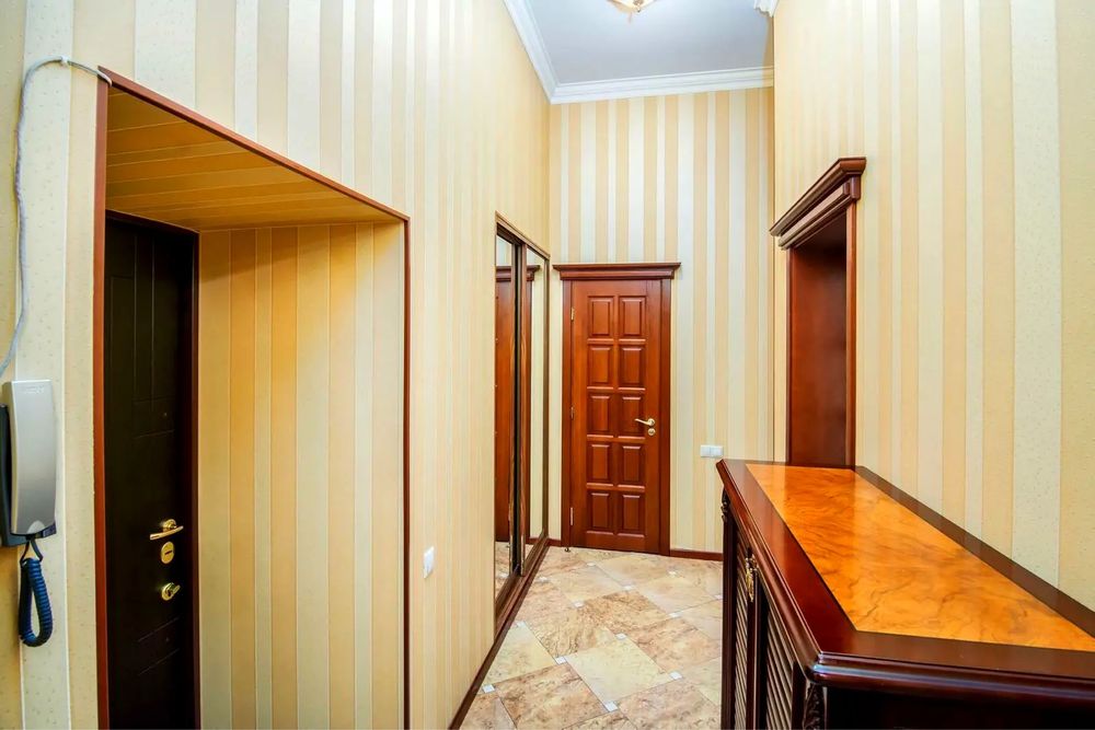 Apartment in Kyiv, Pyrohiv - View 3