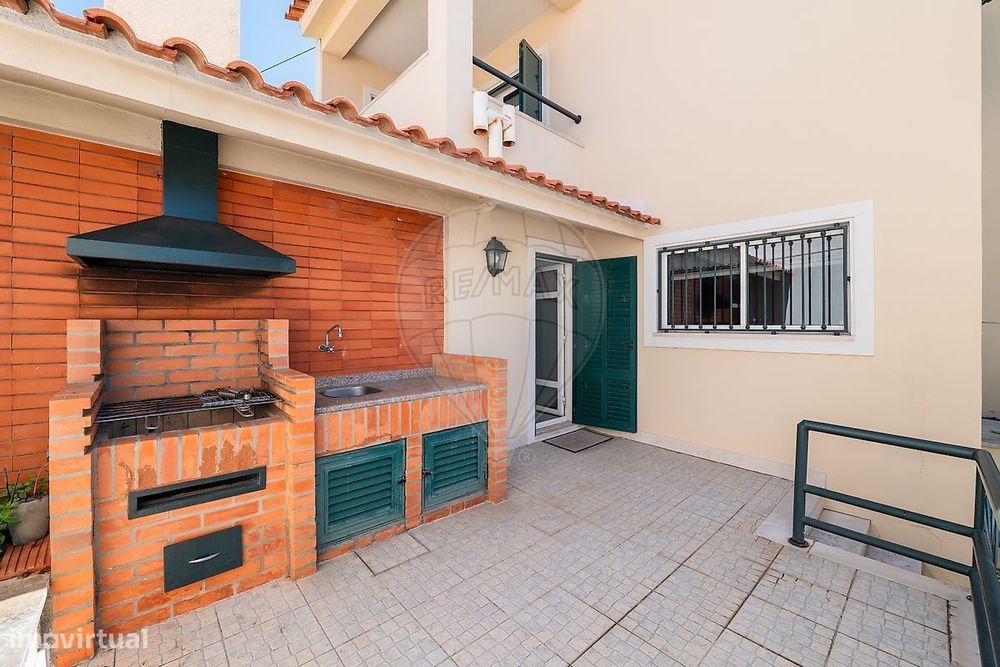 Moradia T5 para venda