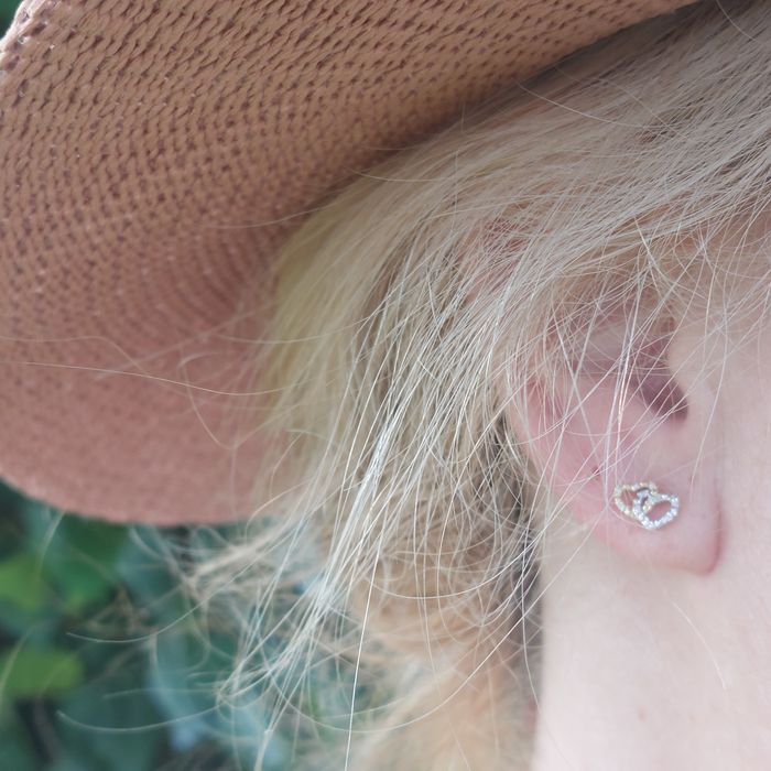 Złote kolczyki z diamentami Apart