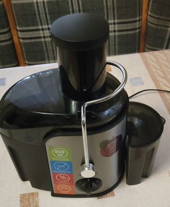 Продам соковижималку Scarlett sc-je50s01