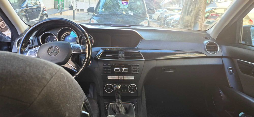 Mercedes  bez C 220