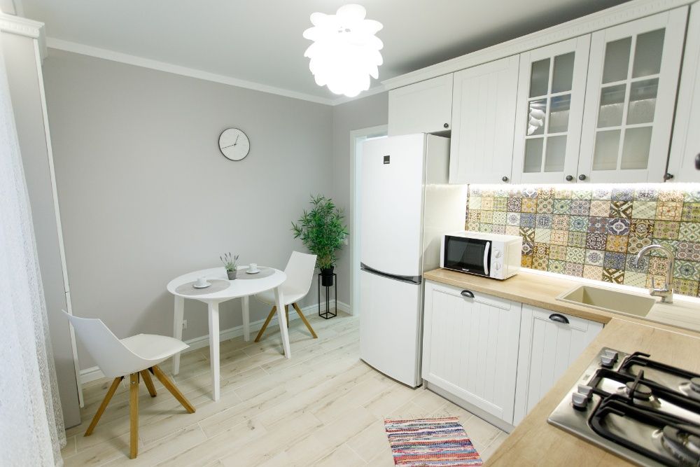 Апарт-Готель "LAVINA". пр. Лушпы, 5 навпроти ТРЦ Лавіна, з Джакузі