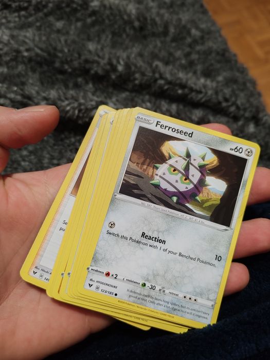 Pack 53 cartas Pokémon Vivid Voltage + Energias