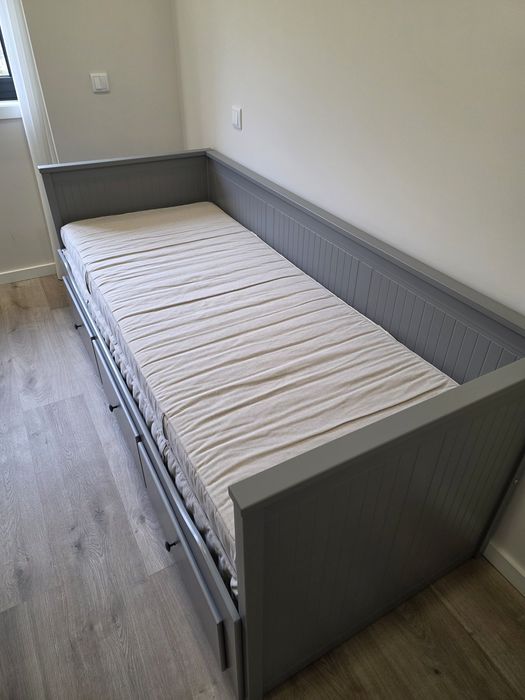 Cama Ikea Hemnes - Cinza + Colchões