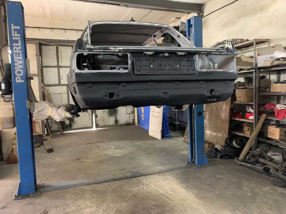 Продам не закінчений проект BMW E30