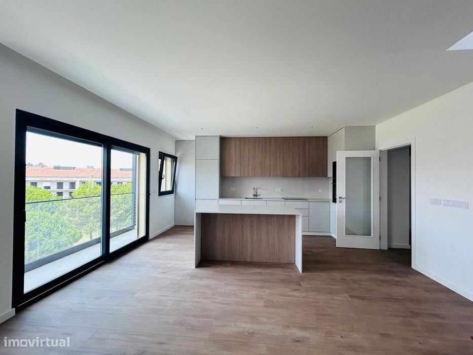 Apartamento T3+1 moderno e luminoso no Montijo