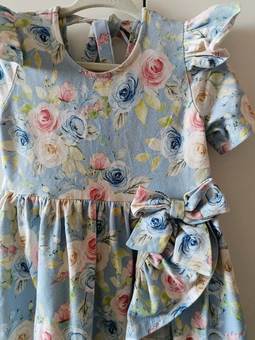 Sukienka elegancka w kwiatki 92