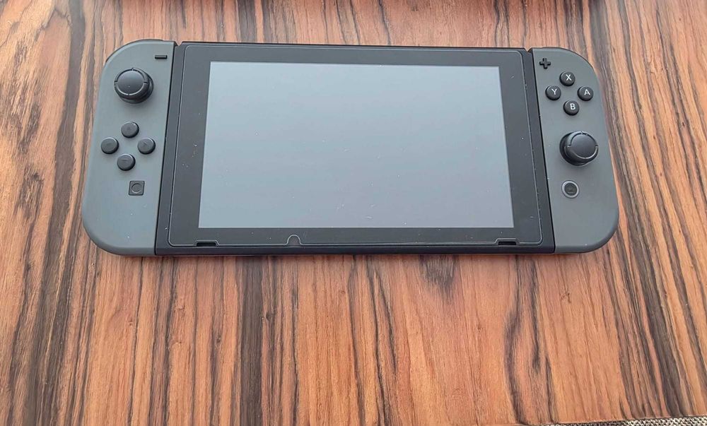 Nintendo Switch + POKEMON + MARIO KART