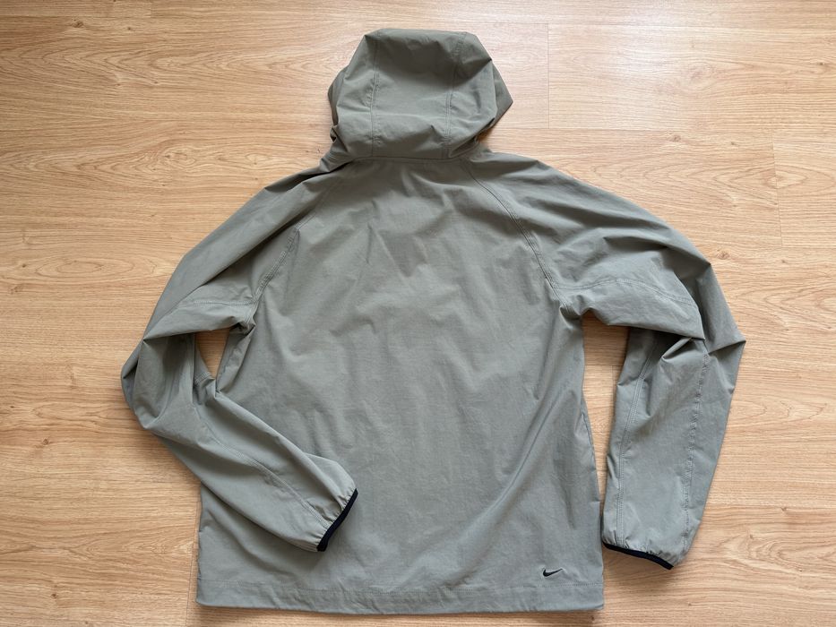 Nike куртка ветровка легенькаTech Men's Woven Jacket (HM7151-320)