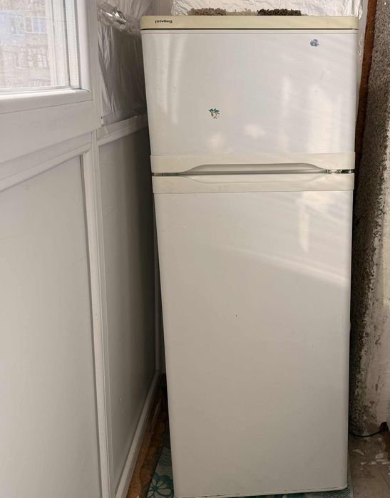 Холодильник під ремонту, або на запчастини