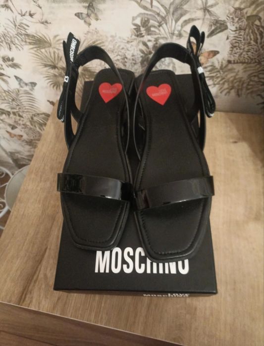Sandały Love Moschino 40