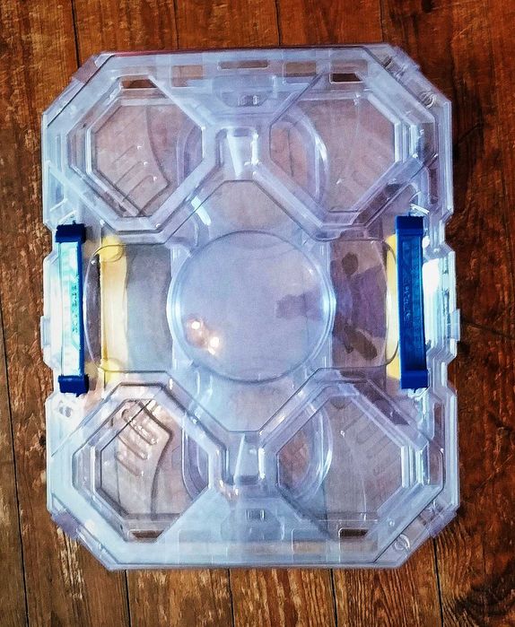 Arena Beyblade Burst Evolution Estádio Torre de Batalha + 4 beyblades