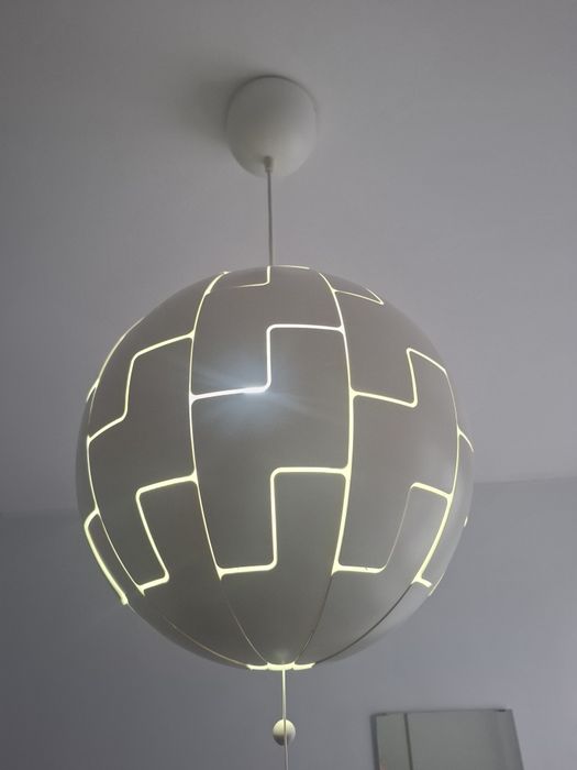 Lampa wisząca w kształcie kuli