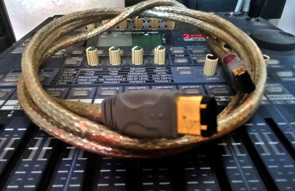 Професійний позолочений кабель FireWire (IEEE 1394)