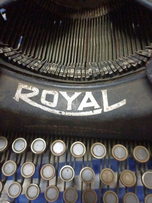 Máquina de escrever Royal