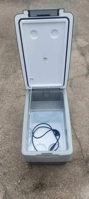 Frigorífico portátil Indel B. Último preço para despachar 300€