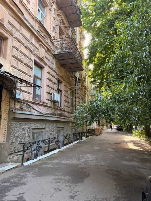 Продажа двухкомнатной коммуны ЦИРК КОБЛЕВСКАЯ Новый РЫНОК СОБОРКА