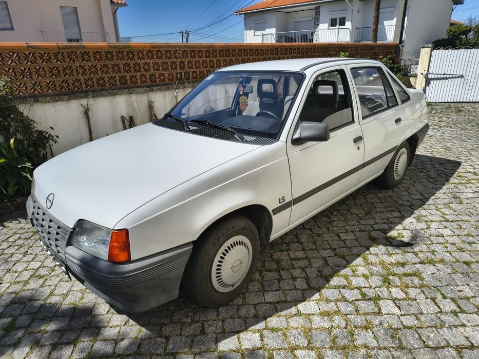 Opel Kadett 1.3 LS 1989 — photo 2
