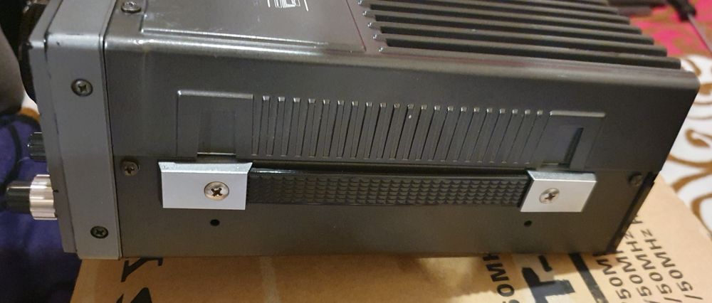 Transceiver YAESU FT 757 GX II  HF/ 11m/CB radio