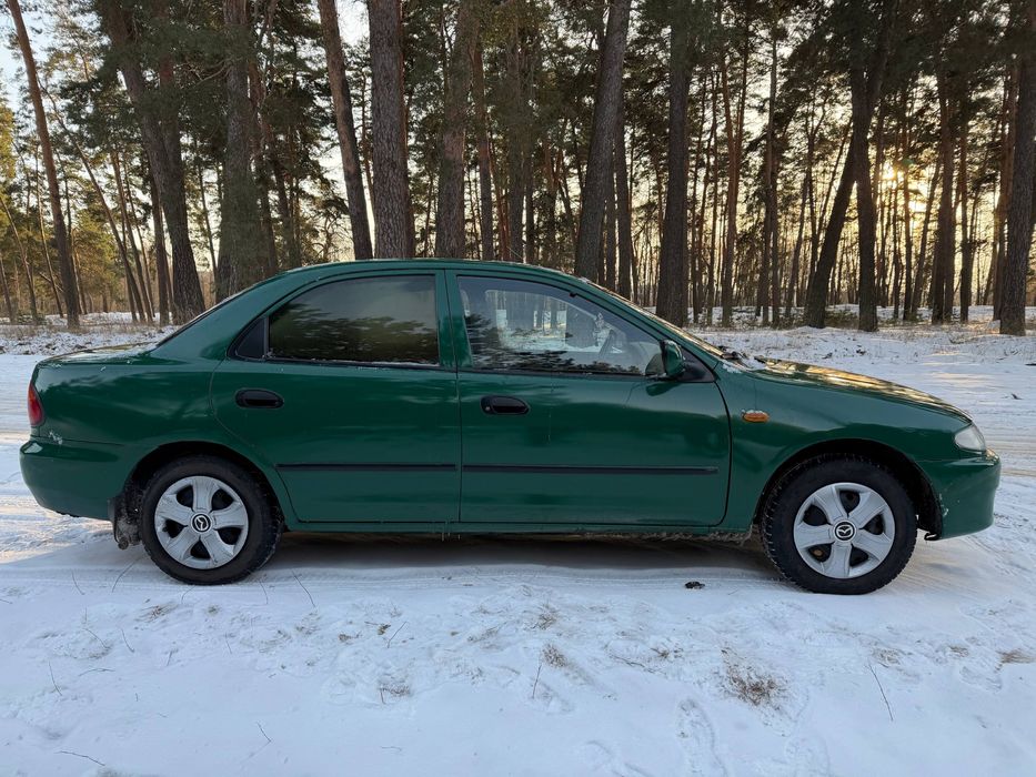 Продам Mazda 323, Автомат