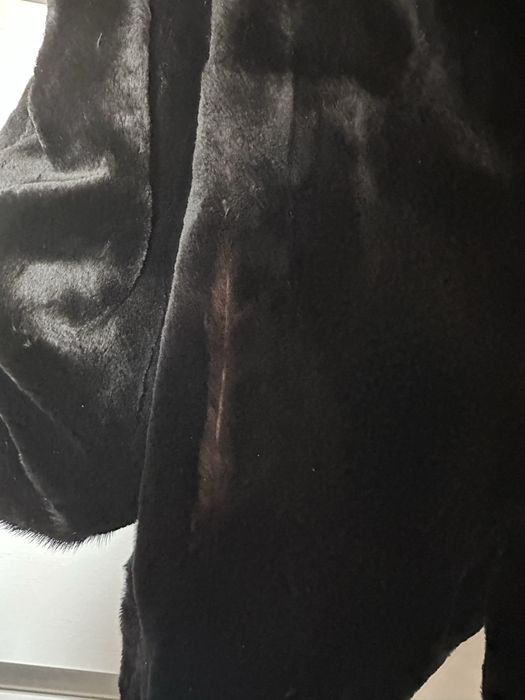 Продам жіночу норкову шубу