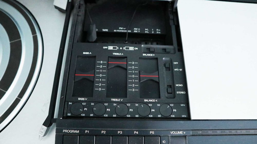 Центр Bang Olufsen beocenter 3300 beocenter2200 beocenter 7700 Дания