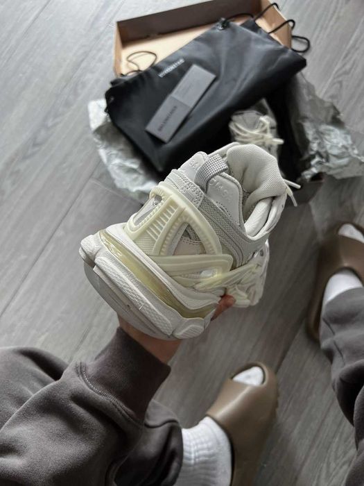 Кроссовки Balenciaga Track 2.0 White/Beige premium