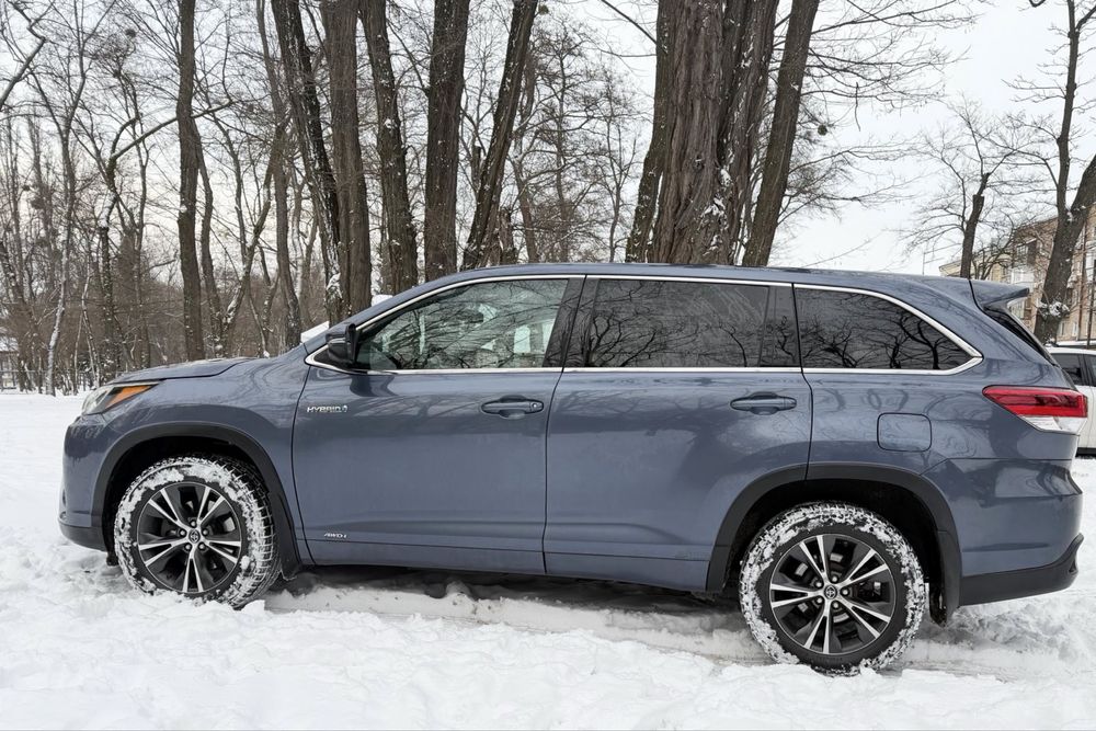 Toyota Highlander Hybrid 2018 року