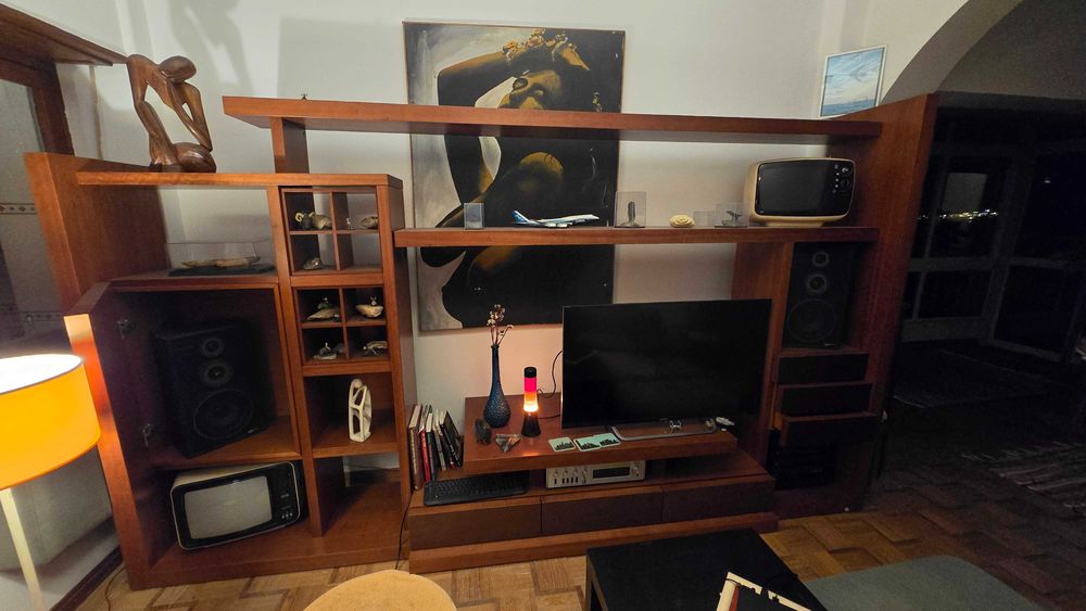 Grande estante moderna para sala