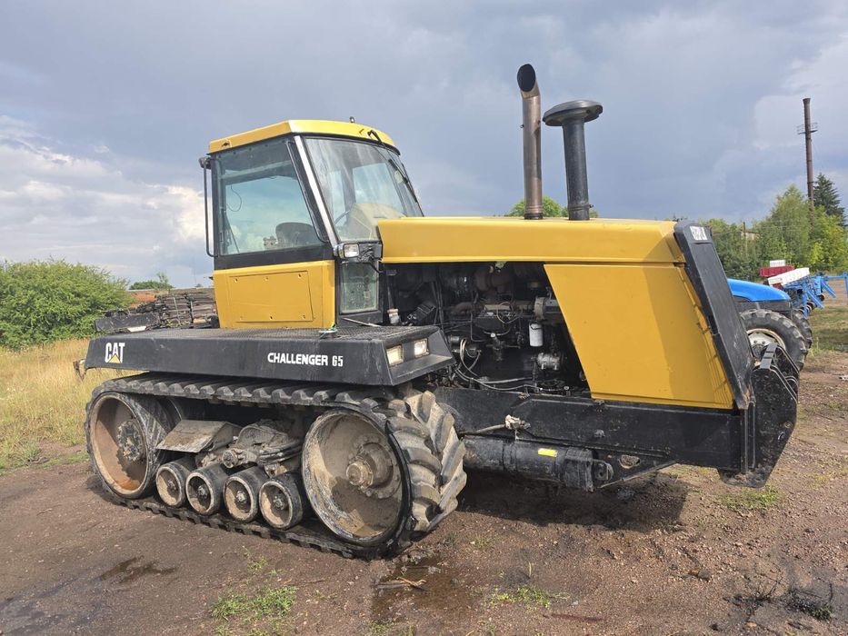 Трактор  гусеничний Caterpillar 65 В обмін на авто