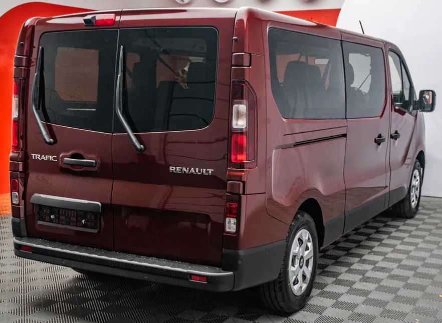 Wypożycz busa na prawo jazdy kat. B! Nowiutki Renault Trafic 2025 Long