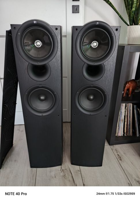 Kolumny Kef Q5 .