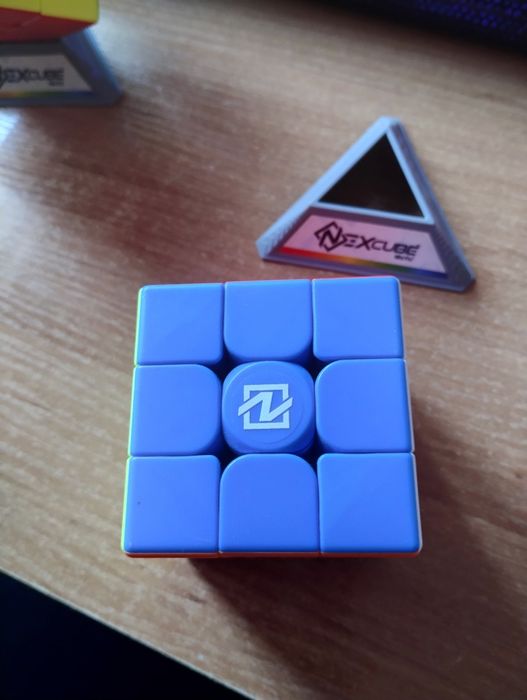 2 kostki Rubika firmy Nexcube