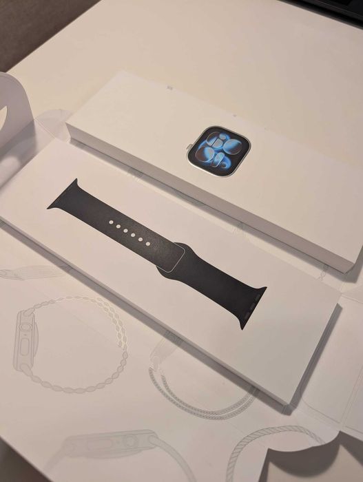 APPLE Watch Series 11, 42mm Cinza Alum. Bracelete Preta Novo Selado