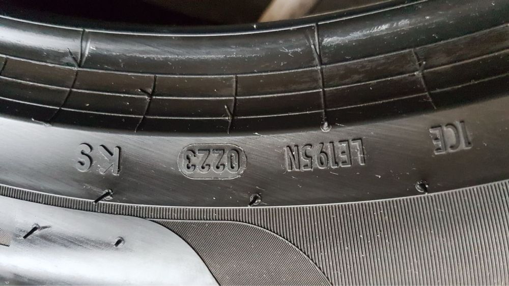 Зимові різноширокі шини 285/45 R22 & 325/40 22 Pirelli Scorpion Winter