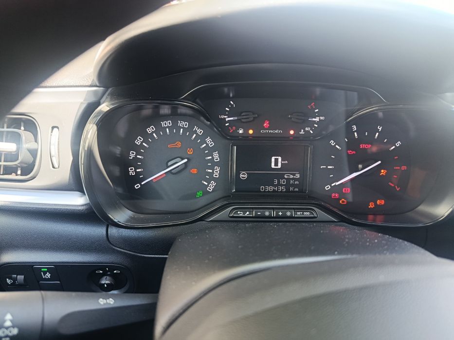 C3 impecável poucos km vendo C3 com muitos extras , detetores de facha de rodagem bancos aquecidos etc