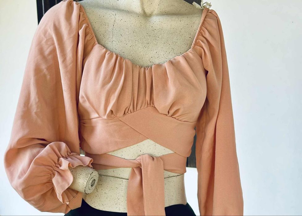 Top curto de senhora