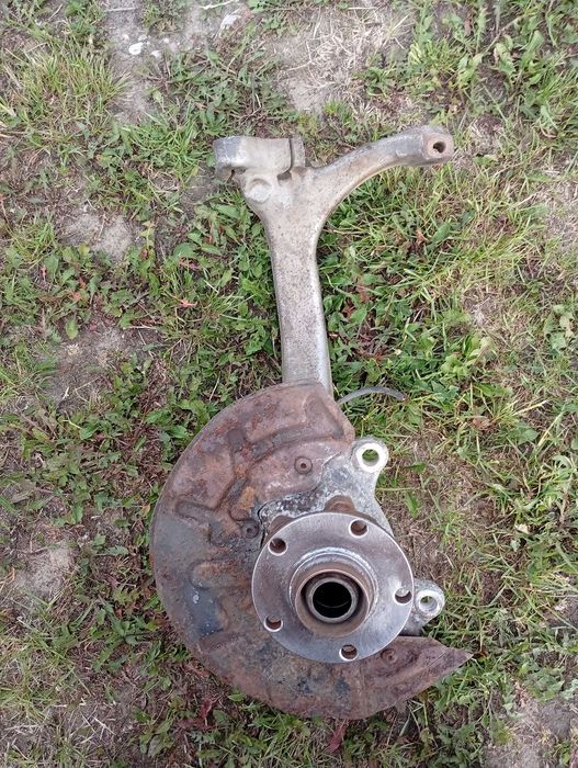 Audi A4 B6 B7 zwrotnica przód 8E0407242B 8E0407241B