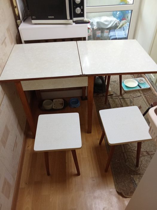 Тумбочка - шкафчик на кухню или дачу