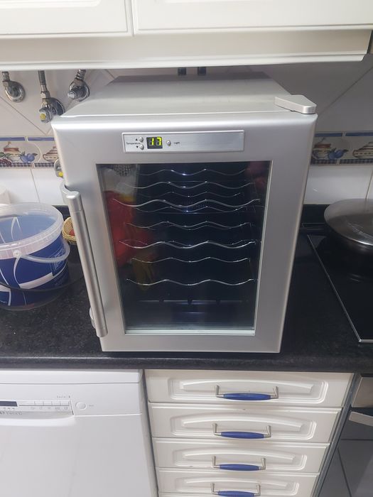 Cave de vinhos impecavel