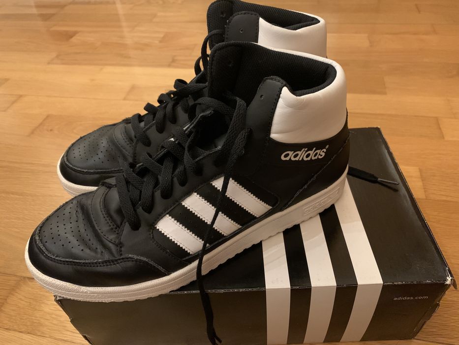 Ténis Adidas estilo Basket em muito bom estado