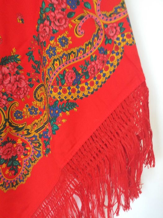 Lenços regionais com franja