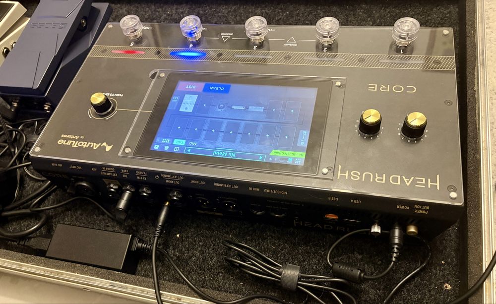 Headrush Core - pedaleira/amp modelling de guitarra/voz