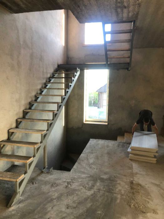 Сходи на замовлення під ключ, дерево, метал, обшивка, металеві каркаси