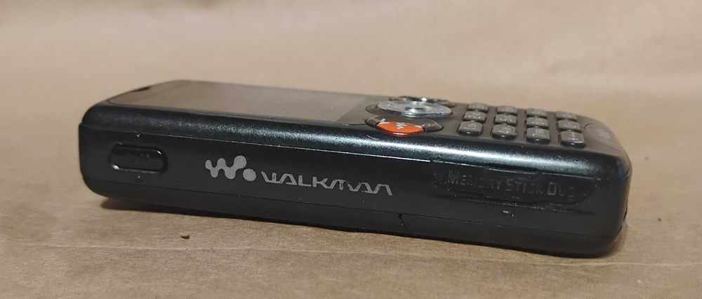 Sony Ericsson   Walkman W 810i bez simlock  + ładowarka