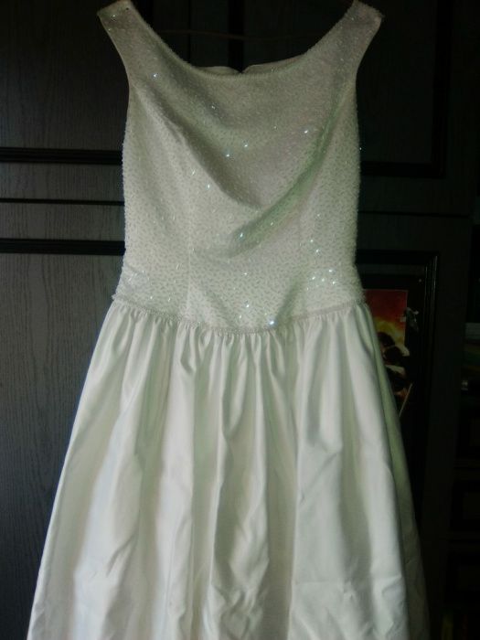 Suknia ślubna wszystko widoczne na zdjęciach