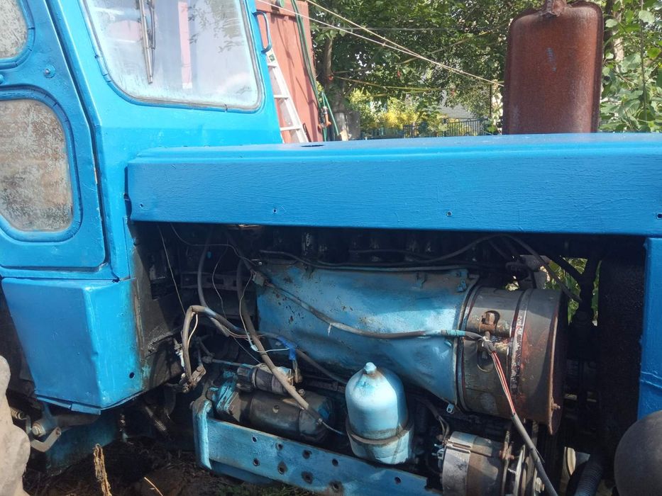 Трактор колісний