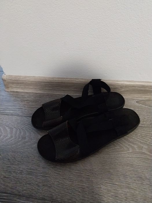 Sandałki rozm 40
