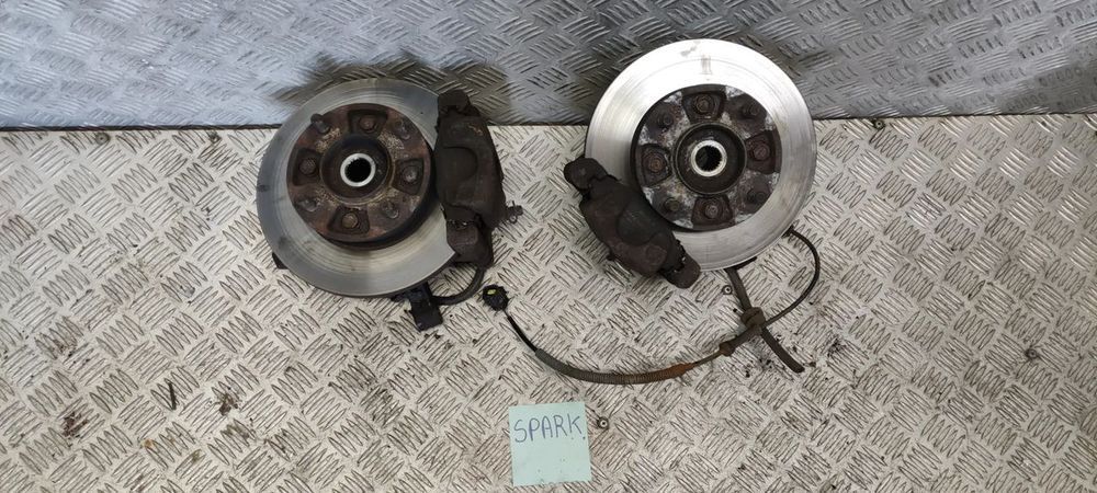 zwrotnica piasta abs prawa lewa spark