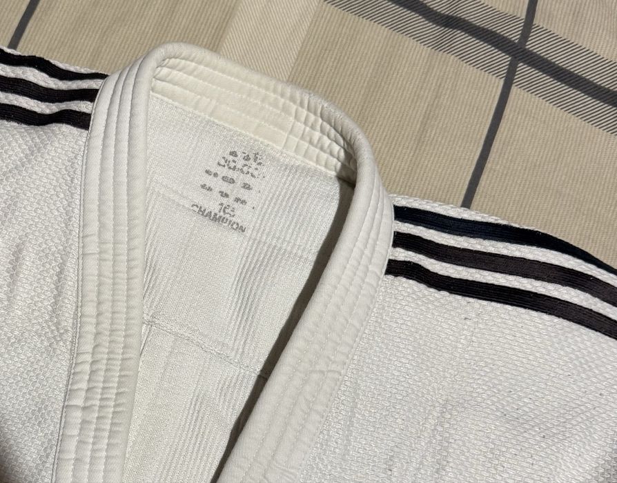 Кімоно адідас.